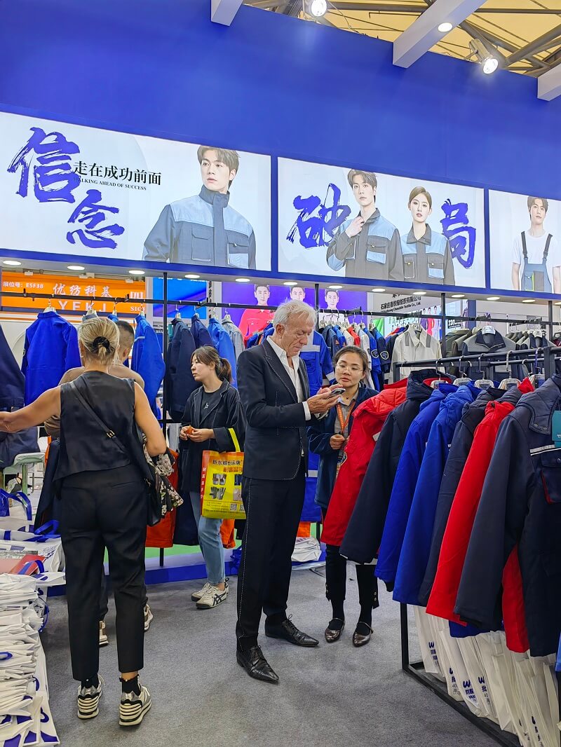 Canadian customers come to Haiyuan factory